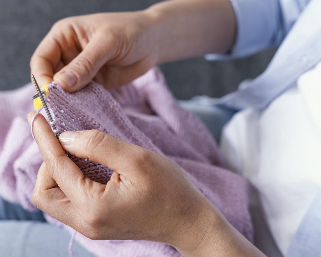 What are the disadvantages of knitting