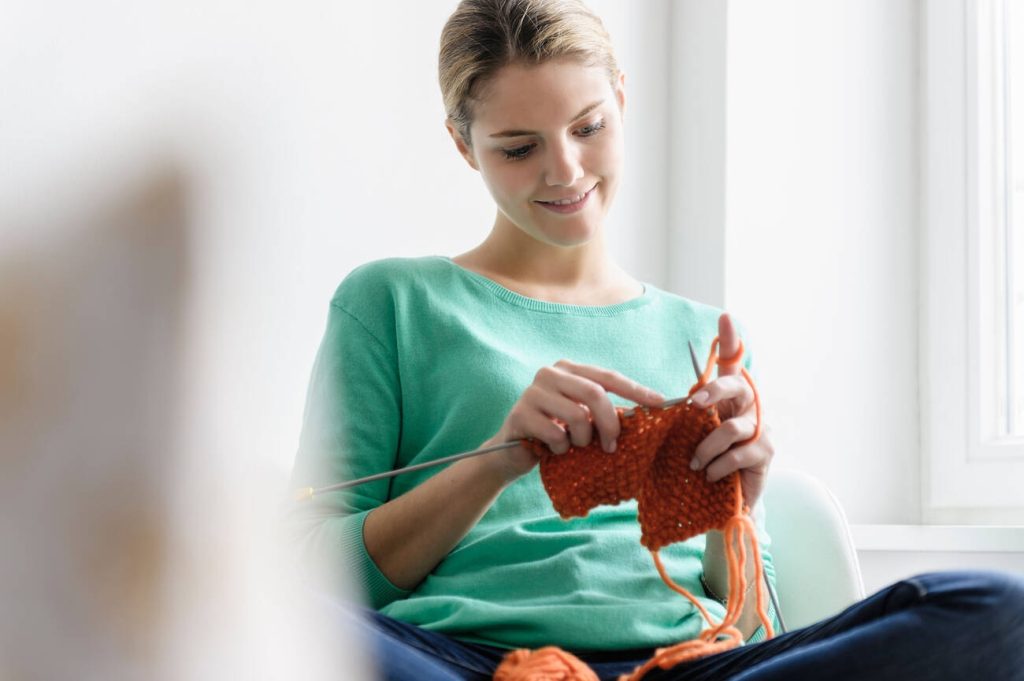 What is the easiest type of knitting?